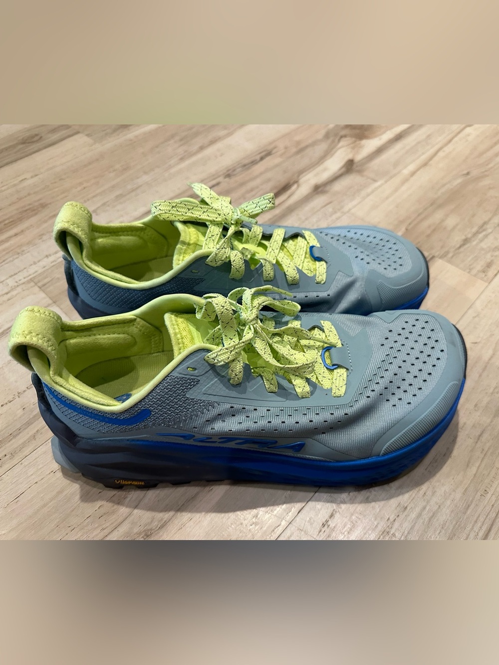 Altra Men's Blue & Neon Green Athletic Shoes